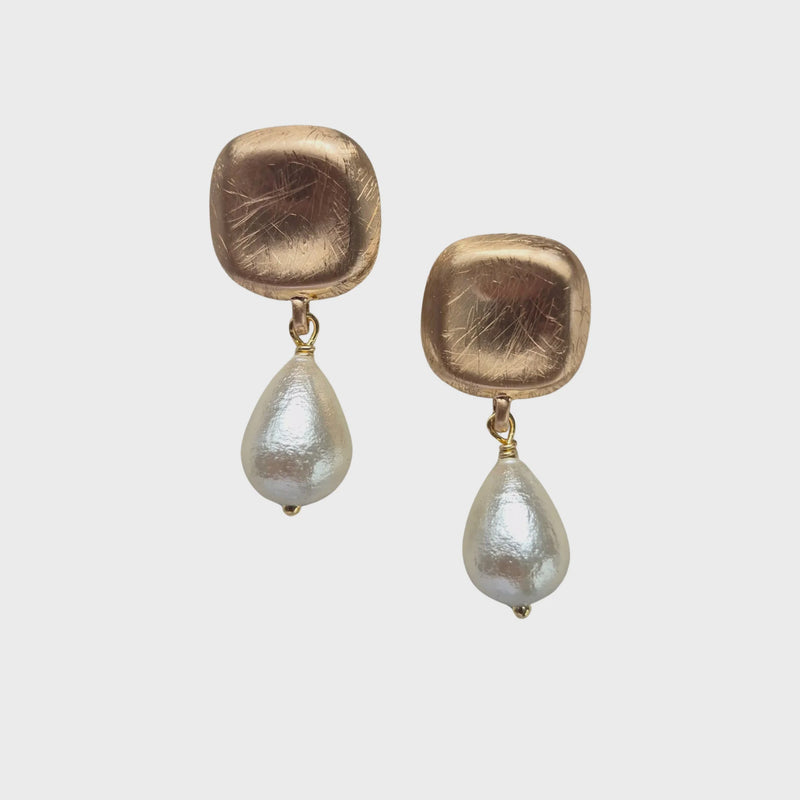 Joy Drop Pearl Earring