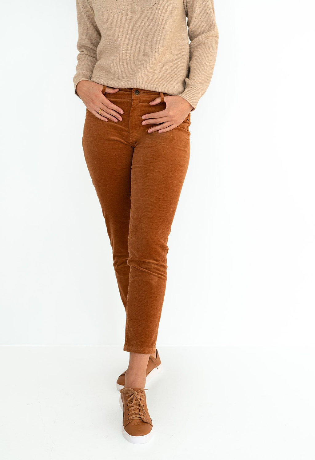 Queen Cord Jean Caramel